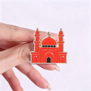 Conjunto de Broches Esmaltados Islâmicos para o Eid: Lua Crescente, Mesquita e Cabra para Decoração de Mochilas - Product Image 2