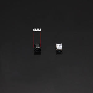 G2397 Boucles d'Oreilles Magnétiques Carrées en Cristal de Zircon en Acier Inoxydable Sans Perçage pour Homme Vente en Gros Bijoux Tendance - Product Image 2