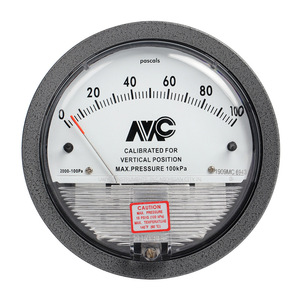 Manómetro de presión analógico AVC 0-100Pa calibrado para posición vertical, máximo 100kPa - Product Image 1