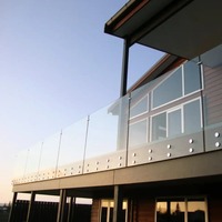 Rampe de terrasse contemporaine en acier inoxydable pour balcon intérieur en plexiglas Rampes en verre pour villa extérieure Rampes de toit et de terrasse