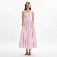 Robe longue plissée rose poudré à col carré et bretelles spaghetti, corsage structuré, taille froncée, coupe trapèze, sur mesure, vente en gros pour femmes