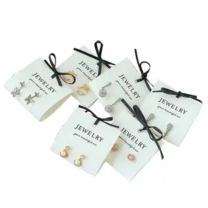 2024 New Fashion Compact and Lightweight Luxury Velvet Fabric Jewelry pouches Simple Style for earring Packaging