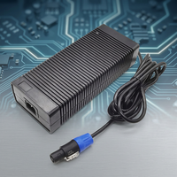 Chargeur de batterie au phosphate de fer et de lithium à charge rapide 80.3V4A certifié CE/FCC/UKCA/ETL avec port XT60 et protection IP20