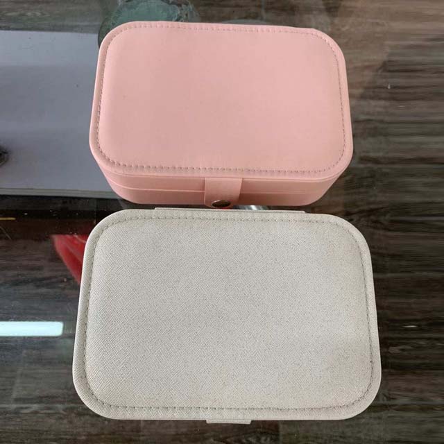 Low Moq Custom Logo Wholesale Luxury Pu Leather Jewelry Box Organize Case Leather Mini Travel Jewelry Boxes