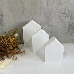 HY 3 tailles maison béton <span class=keywords><strong>moule</strong></span> <span class=keywords><strong>pour</strong></span> la maison bricolage béton ciment <span class=keywords><strong>Jesmonite</strong></span> Raysin résine époxy coulée <span class=keywords><strong>moule</strong></span> maison de noël - Product Image 1