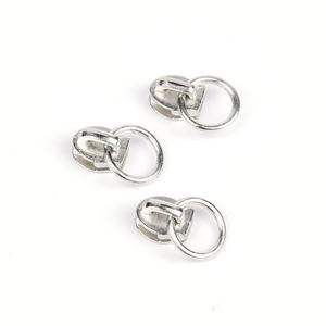 Pendentif anneau rond avec fermeture à glissière sans nickel et sans azo pour fermeture à glissière en nylon et alliage de zinc avec logo personnalisé - Product Image 2