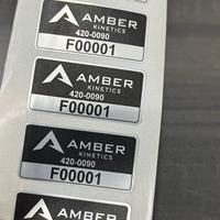 Etiquetas adhesivas de calibración plateadas personalizadas para paneles eléctricos, sello de tarjeta gráfica PET, etiquetas de embalaje de placa de nombre