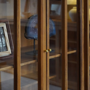 Vitrina Moderna Minimalista de Madera de Teca Birmana para Sala de Estar, Comedor, Hoteles y Vestíbulos - Product Image 6