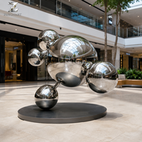 Moderne Edelstahl-Kugelskulptur Spiegelpolierte Metallkugel-Kunst Maßgefertigte Große Außendekoration für Garten, Plaza und Hotel