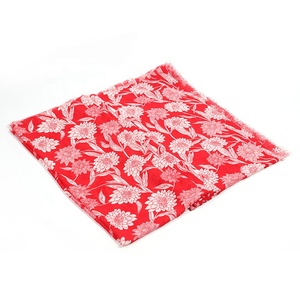 57/58 "Tissé Polyester Léger En Mousseline De Soie Tissu Avec Grande <span class=keywords><strong>Fleur</strong></span> Imprimé Fond Rouge - Product Image 4