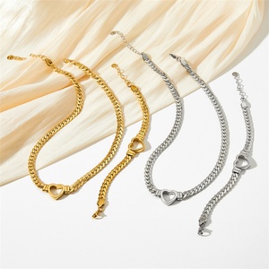 Collier tendance en acier inoxydable plaqué or avec chaîne gourmette et pendentif cœur creux pour femme - Product Image 1