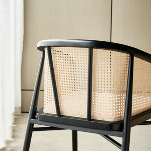 <span class=keywords><strong>Fauteuil</strong></span> en bois massif noir moderne et durable en gros, chaise <span class=keywords><strong>de</strong></span> salle à manger avec dossier en rotin naturel pour la maison, les restaurants et les villas - Product Image 3