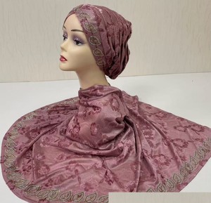 MS-2159 Nouveauté 2024 Hijab en coton floral, Foulard africain de Dubaï, Châles de prière, Écharpe en dentelle brodée, Tenues de fête du Ramadan - Product Image 1