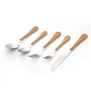 Ensemble de vaisselle en acier inoxydable de haute qualité avec poignée en plastique pour l'<span class=keywords><strong>argenterie</strong></span> de restaurant de vente en vrac comprenant des couteaux fourchettes cuillères - Product Image 2