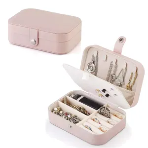 定制首饰盒旅行人造革手拿包日用珠宝组织器，用于项链、耳环、戒指和手镯