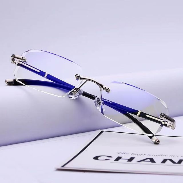 Ultra-Light Cut-Edge Rimless Myopia Glasses for Men Women Anti-Radiation Metal Frame Discoloration Astigmatism Large Face Size