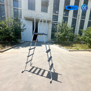 Échelle de <span class=keywords><strong>piscine</strong></span> hors sol pour jardin extérieur avec marches antidérapantes, structure métallique robuste pour un accès facile à la <span class=keywords><strong>piscine</strong></span>, usage familial. - Product Image 3