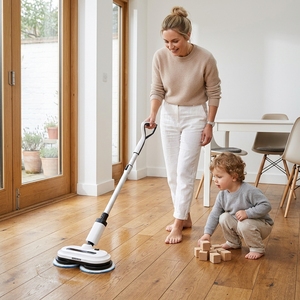 Mop Elettrico Senza Fili 2600mAh con Batteria Rimovibile, Doppia Rotazione, Pulizia Pavimenti Bagnati e Asciutti, Luce LED, Spruzzatore d'Acqua, Scrubber Portatile - Product Image 6