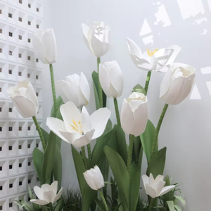 Plante artificielle en EVA de luxe surdimensionnée faite à la main, <span class=keywords><strong>tulipe</strong></span> blanche, pour la décoration de fond de mariage et d'événements de Pâques - Product Image 1