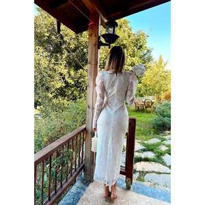 Elegante vestido de encaje blanco con mangas abullonadas, cuello redondo, cintura natural, vestido de novia de estilo vintage - Product Image 1