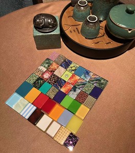 Gravure de votre œuvre d'art sur une face des tuiles de mahjong personnalisées, intérieur en acrylique à quatre couches, impression intérieure, dos en bois incrusté - Product Image 6
