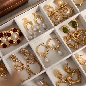 Diskon besar anting-anting Huggie trendi untuk wanita anting-anting hadiah tatahan lapis emas mutiara antik untuk perhiasan