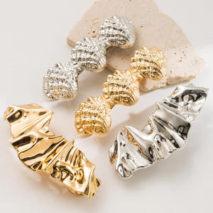 กิ๊บติดผมโลหะนูนพับได้สำหรับผู้หญิงคลิปหนีบผมหางม้าแบบไม่สม่ำเสมอแบบไม่สมมาตรทำจากอัลลอยด์แบบหนีบแบบออกแบบได้ตามต้องการ - Product Image 3