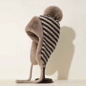 Gorros de punto gruesos de invierno para mujer al por mayor, estilo ruso común, con protección para las orejas, a prueba de viento para ciclismo, gorro de piel tipo trapper - Product Image 2