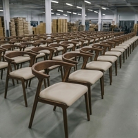 Chaises de salle à manger minimalistes en bois massif, style Mid-Century Modern, avec dossier en bois de frêne finition pores ouverts et assise en cuir PU.