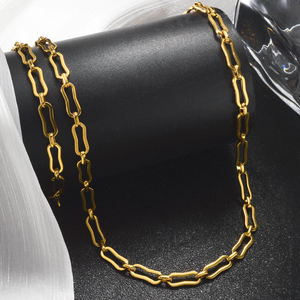 Conjunto de Collar y Pulsera de Eslabones Geométricos de Acero Inoxidable Chapado en Oro de 18K, Resistente al Agua, Sin Deslustre, Joyería Minimalista para Hombre y Mujer - Product Image 4