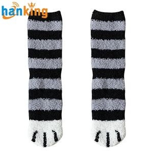 Chaussettes pour femmes, motif mignon de dessin animé, chien blanc, patte de chat, impressions 3D, chaussettes épaisses et chaudes pour l'automne et l'hiver, chaussettes en polaire chaudes et amusantes pour femmes, J0072 - Product Image 3