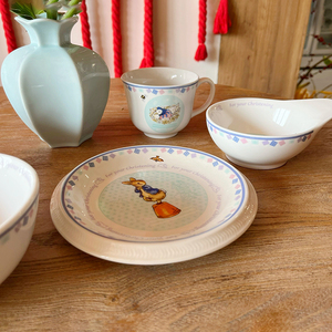 Ensemble de tasses et soucoupes en céramique blanches à motifs animaux de dessin animé pour enfants, résistantes aux hautes températures, avec couvercle et paille, pour promotions d'espresso - Product Image 5