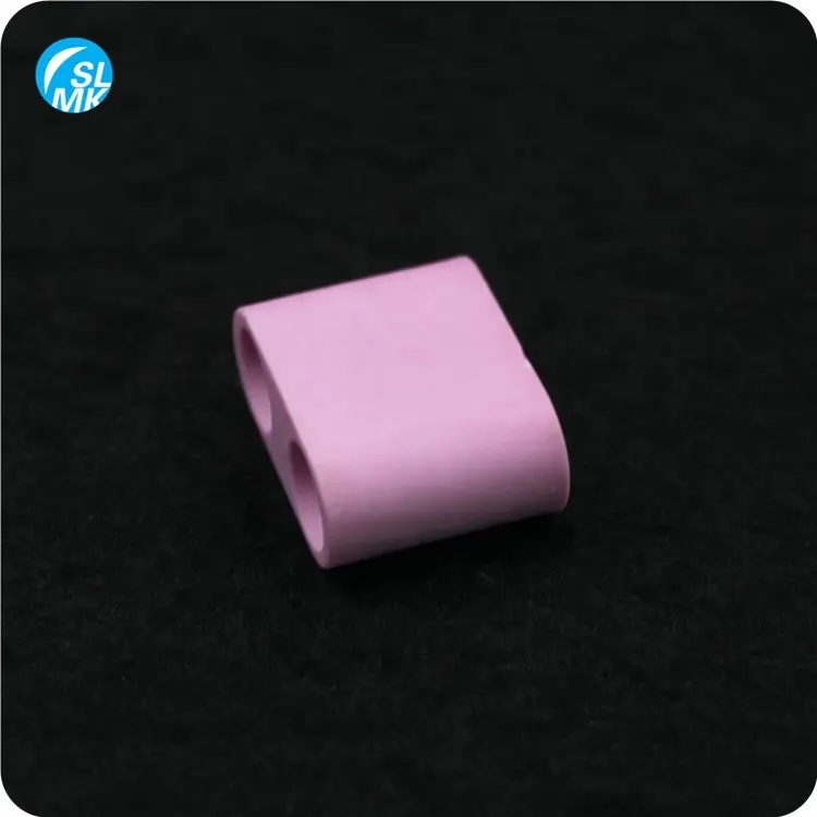 Màu hồng gốm hạt 95 alumina gốm pad nóng cho bán