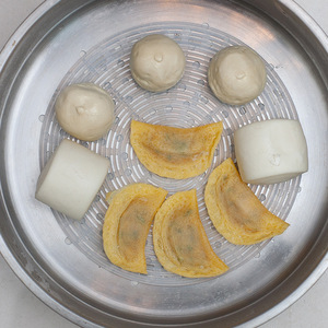 Silicone <b>Steamer</b> Mat Round Non-Stick For Steamed Buns And Mantou Eco Friendly - Product Image 1