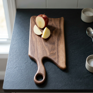 Tabla de cortar de madera de teca maciza premium, bandeja de servir de forma orgánica asimétrica con asa - Product Image 3