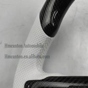 Volant de direction perforé en cuir et fibre de carbone, pratique et en promotion, pour Ford Mustang - Product Image 5