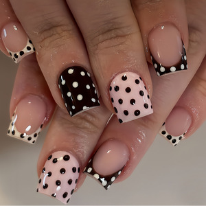 Faux ongles carrés courts à bout français blanc brillant, motif pois, élégants et tendance, pour salon, usage quotidien et manucure DIY - Product Image 1