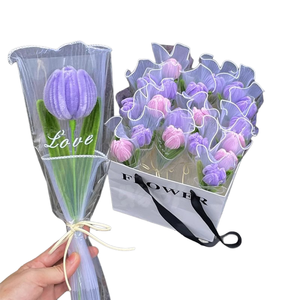 ถุงกระดาษสีขาวลายดอกไม้พร้อมหูหิ้วสีดำ พิมพ์ลายสกรีน ใช้ซ้ำได้ สำหรับบรรจุภัณฑ์ของขวัญร้านดอกไม้ - Product Image 3