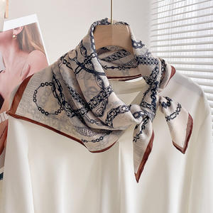 Ethnischer Stil Muslimische Damen Quadratischer Schal 70x70 Baumwolle Dünner Hochwertiger Schal Vielseitiger Kopfschal Einfaches Muster - Product Image 2