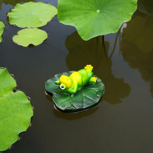 कस्टम रेज़िन मेंढक मूर्ति आउटडोर गार्डन स्विमिंग पूल फ्लोट्स शिल्प के लिए कलात्मक फ्लोटिंग तालाब सजावट - Product Image 2