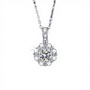 Collier flocon de neige en argent sterling 925 plaqué platine, serti clos, avec moissanite originale taille brillant 1 carat couleur D, testée - Product Image 4