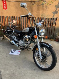 Motocicleta Clásica Retro Suzuki1 Gz150 de KZG Wholesale - Motor Monocilíndrico de 150cc, Estilo Atemporal y Ahorro de Combustible CN/JIA - Product Image 3