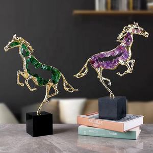 Yaratıcı Modern kapalı ev otel ofis dekorasyon süs el yapımı yüksek kalite <span class=keywords><strong>Mini</strong></span> Metal kristal at heykelleri oymak - Product Image 5