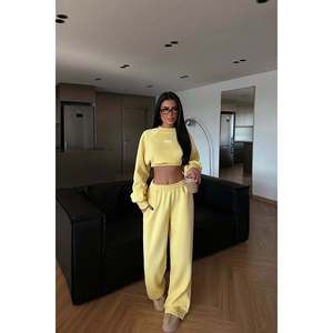 Ropa Deportiva de Invierno Transpirable con Lavado Ácido, Personalizada, Estampada, Bordada, con Pedrería y Sublimación - Product Image 2