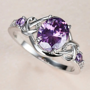 Anello di fidanzamento da donna con gemma naturale ovale viola, in acciaio inossidabile placcato rame con montatura a griffe, pietra portafortuna di febbraio, modello Q551 - Product Image 3
