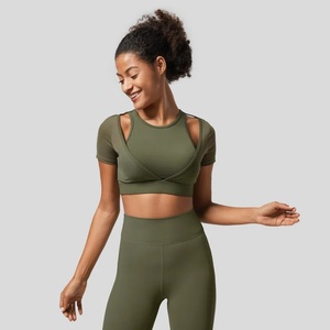 Ensemble de sport personnalisable pour femme : soutien-gorge de sport respirant en nylon, t-shirt col en V et short, grandes tailles, tenue de yoga pour femme - Product Image 6