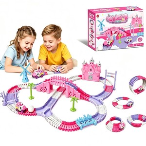 Set <span class=keywords><strong>de</strong></span> Pistas <span class=keywords><strong>de</strong></span> Carreras <span class=keywords><strong>de</strong></span> Coches <span class=keywords><strong>de</strong></span> Princesas Rosas para Niñas, Set <span class=keywords><strong>de</strong></span> Pistas <span class=keywords><strong>de</strong></span> Carreras Flexibles DIY con 232 Piezas <span class=keywords><strong>de</strong></span> Camiones Monstruo y Tren Mágico Plegable - Product Image 2