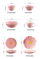 Service de table en céramique rose corail à motifs floraux, assiettes et bols faits à la main pour les repas quotidiens et la présentation des desserts