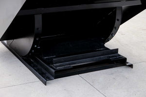 Benne à benne basculante Offre Spéciale pour chariot élévateur à benne basculante pour machines de traitement des déchets disponibles à la vente - Product Image 6