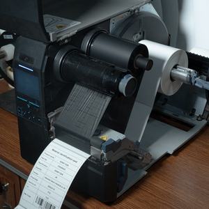 ริบบิ้นสีดำผสมแว็กซ์และเรซิน ขนาด 110 มม. x 300 ม. ต่อม้วน สำหรับพิมพ์ฉลากบนเครื่องพิมพ์แบบถ่ายโอนความร้อน Zebra และสายไฟ - Product Image 4